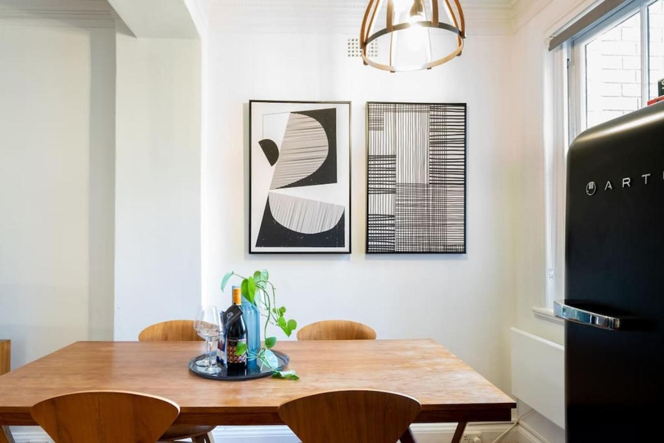 St James, Art Deco Dream - 2 Bedrooms W Aircon Apartment Sydney