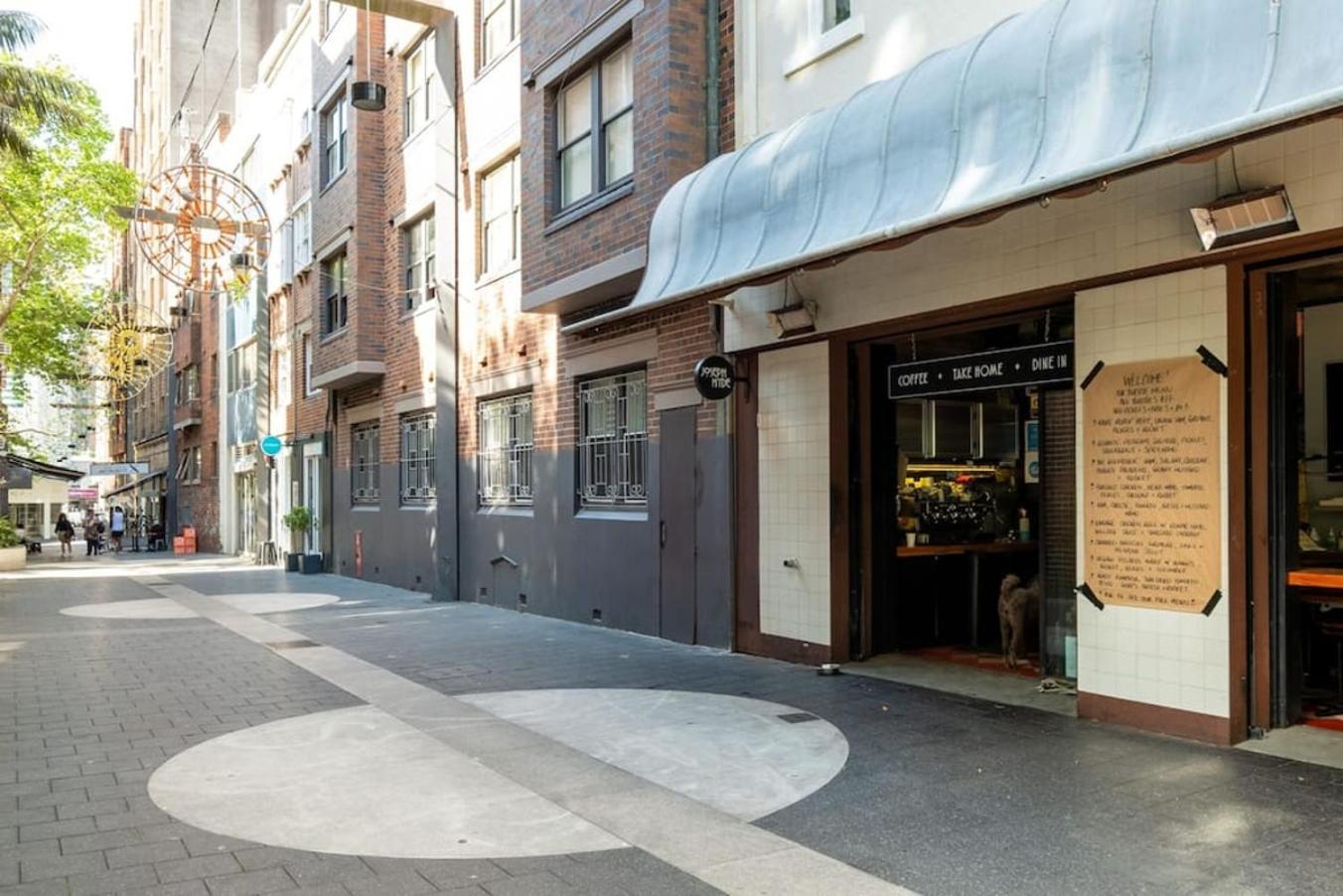 St James, Art Deco Dream - 2 Bedrooms W Aircon Apartment