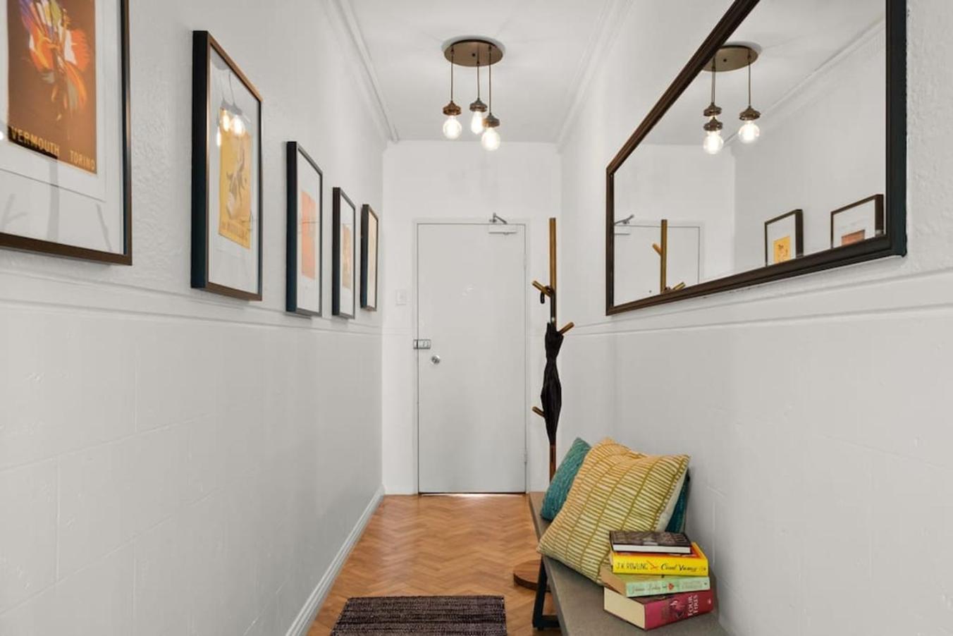 St James, Art Deco Dream - 2 Bedrooms W Aircon *